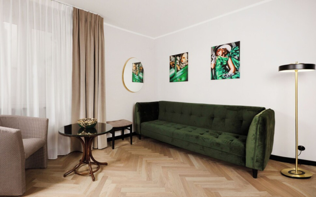 Dethloff Art Residence