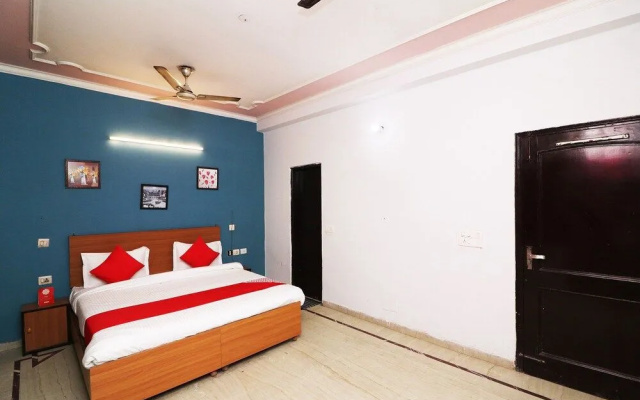 Oyo 42733 Silver Homes