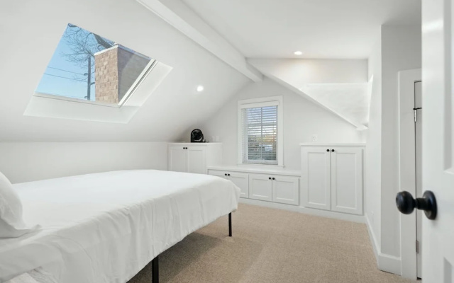 Gated 5 Bedroom Walkable to East Austin