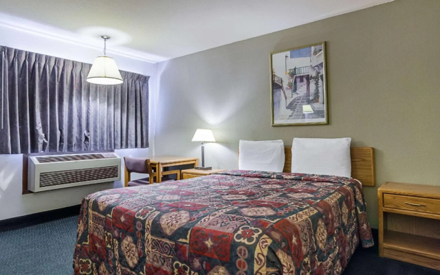 Econo Lodge Wakeeney