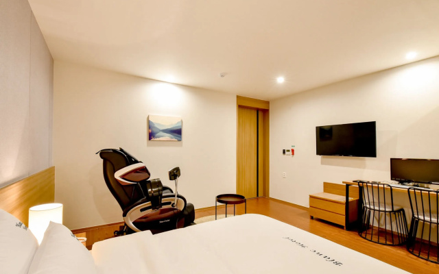 BLANC Business Hotel