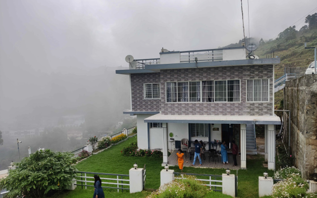 Guru Vela Homestay