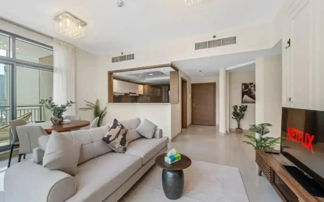 Lux Upscale Living Walk to Dubai Mall