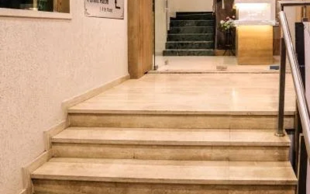 Hotel City Crown, Kolhapur