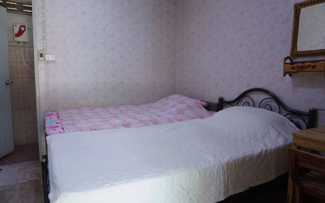 Three J Guesthouse