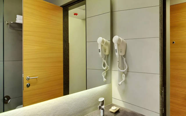Click Hotel Junagadh