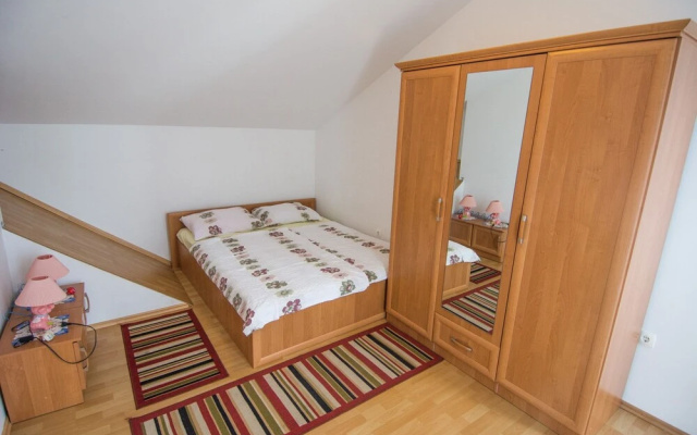 Apartments Klovica III