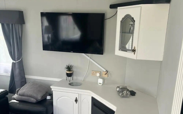 Skegness 2-bed Caravan, Sleeps 6, 6 Mins to Beach