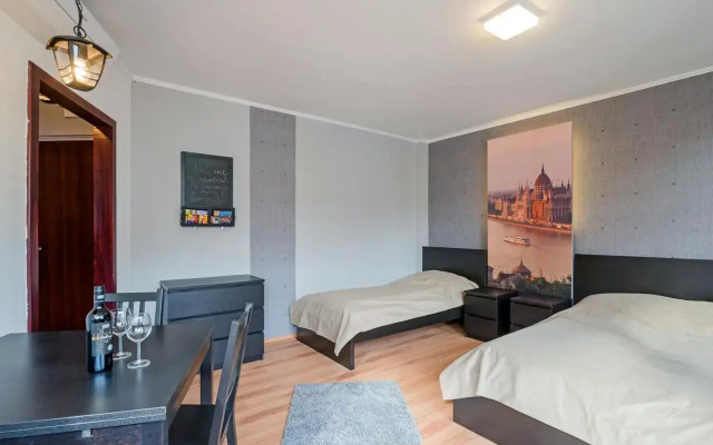 FREE PARKING, AC, WIFI apartment in the center