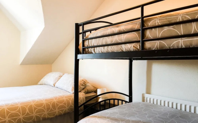Large Maisonette - DHH