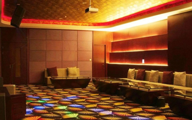 Grand Hoya Hotel