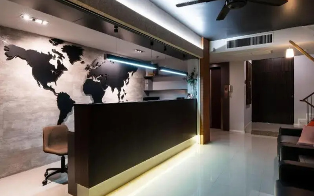 Kitzio House Hotel