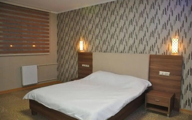 Bahas Hotel