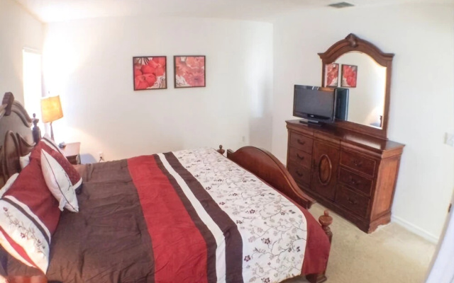 Private Pool ! 3 Bedroom Home by Redawning