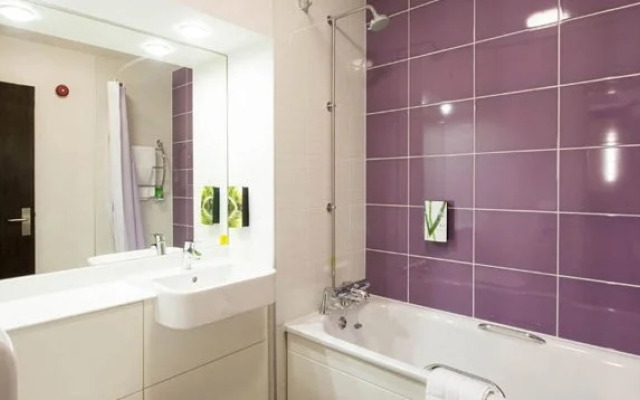 Premier Inn Milton Keynes Sw - Furzton Lake