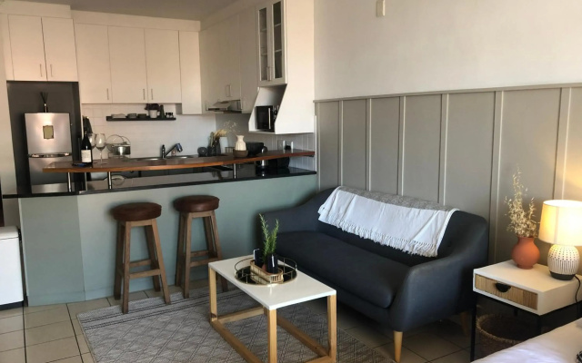 Courtyard Casual - stylish studio in heart of Stellenbosch centre