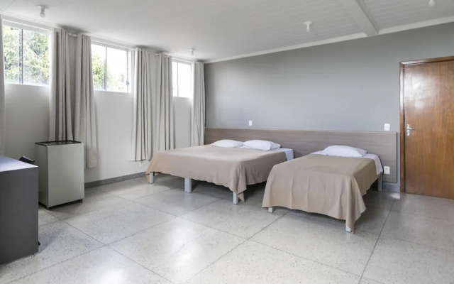 OYO Avenida Park Hotel