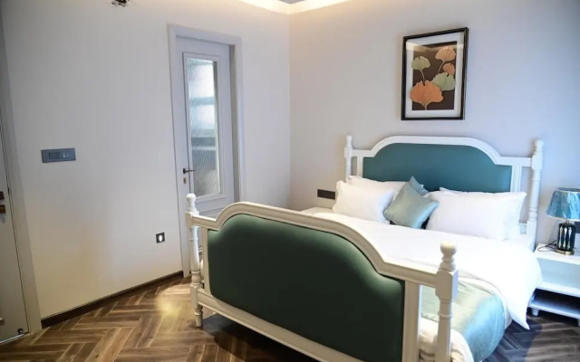Aura Luxury Stays