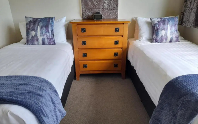 *** Lake Villa 465 ***