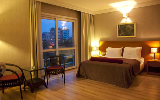Dragos Island Hotel