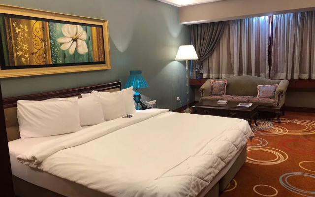 Shiraz Grand Hotel