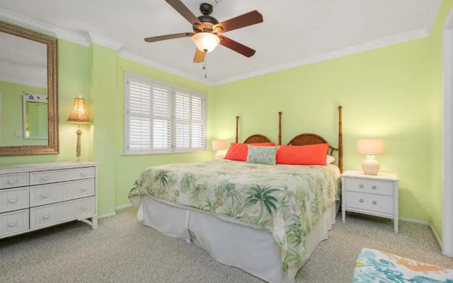 Bent Palm 218 by Distinctive Beach Rentals