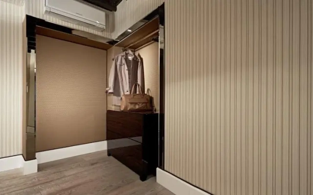 Silver Royal Suite