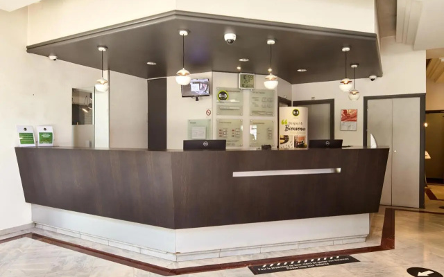 B&B HOTEL Saint-Quentin-en-Yvelines Centre Gare 4 etoiles