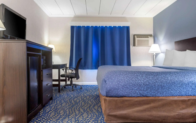 Econo Lodge Hicksville - Long Island