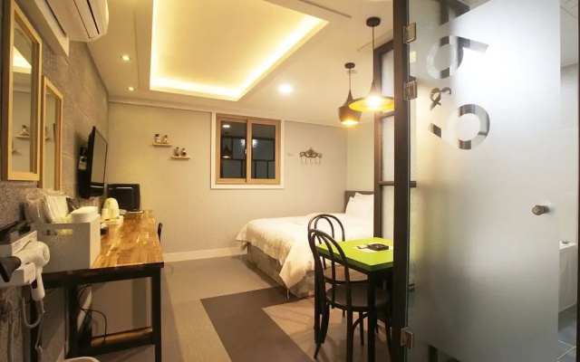 Yeosu Six and Nine