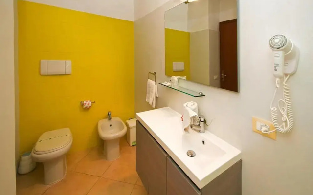 5-guest Apartment in Imperian Olive Grove