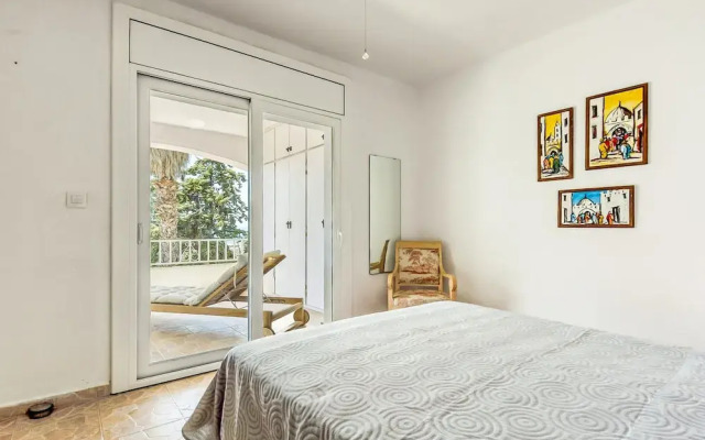 Apartment in Roses Near Canyelles Beach