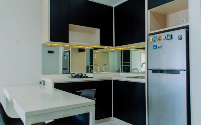 Fancy and Nice 1BR Apartment at Silkwood Residence