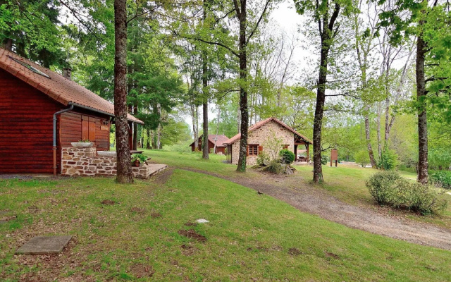 Serene Holiday Home in Cussac with Private Terrace, Barbeque