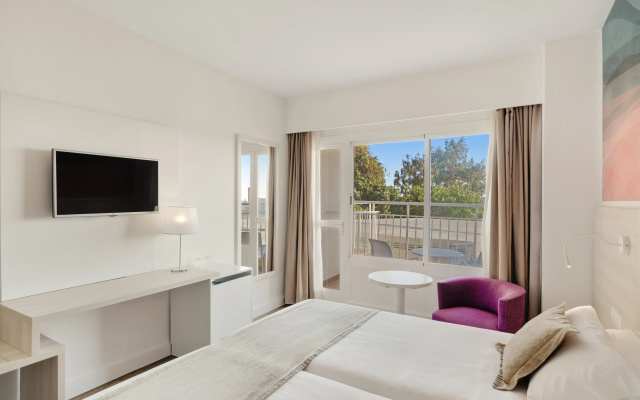 Отель Bahia Principe Sunlight Coral Playa