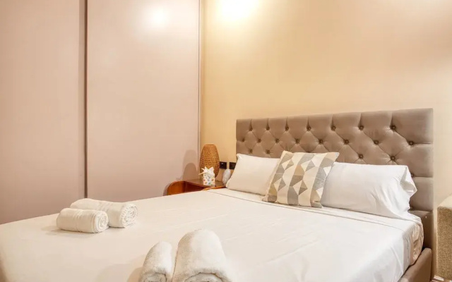 JOIVY Stylish Central Maisonette