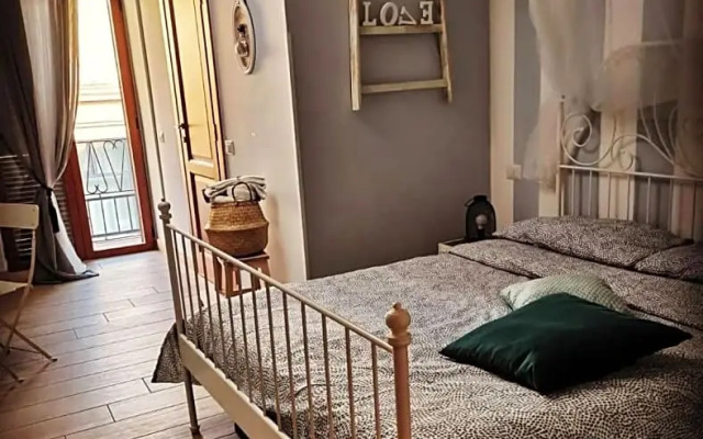 Hercules House Bed  Breakfast
