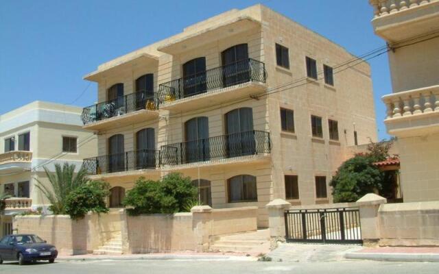 Отель Villa Atlantis вид на фасад