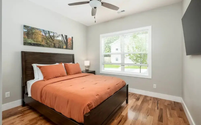 Downtown Brevard Retreat &Cyclists Dream