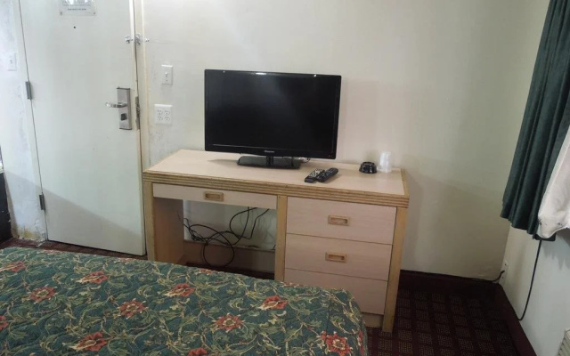 West Shore Motel