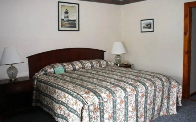 Aurora Inn & Motel