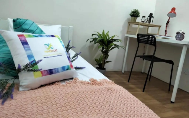 Bed & Pillow Subang Jaya by HomeBrickz