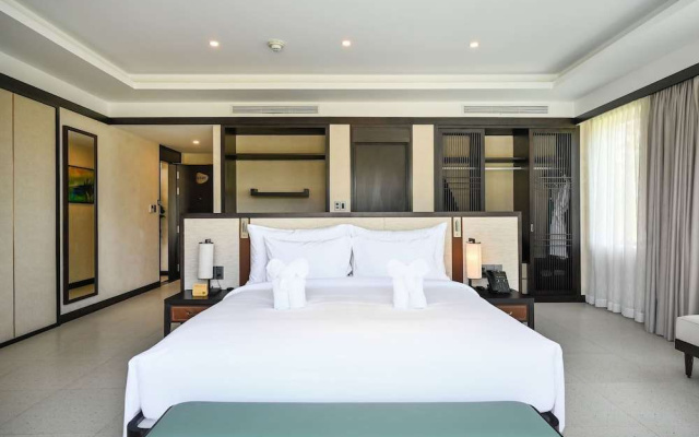Emerald Ho Tram Resort