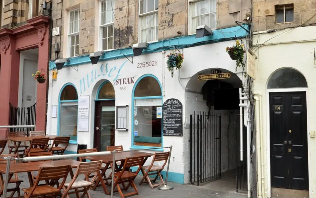 Stylish & Spacious Grassmarket 2bed/2bath