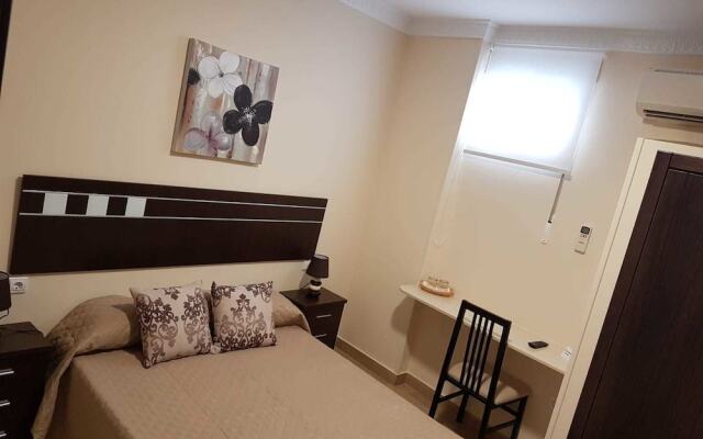Отель Hostal Málaga вид на фасад
