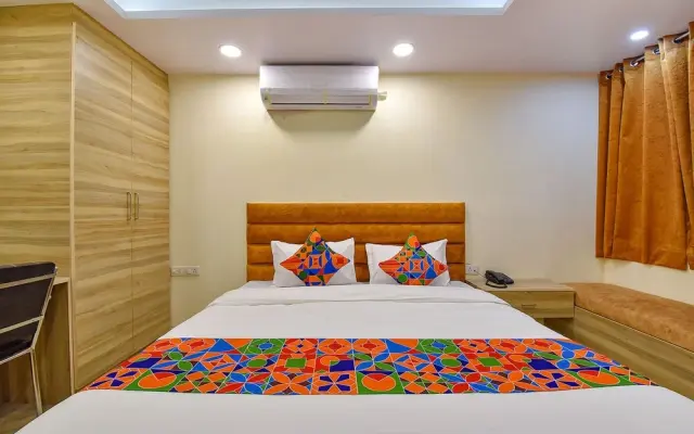 Fabhotel Pink City