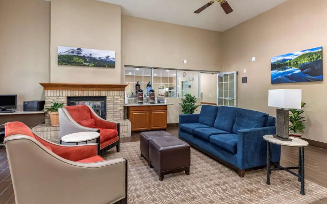 Comfort Suites