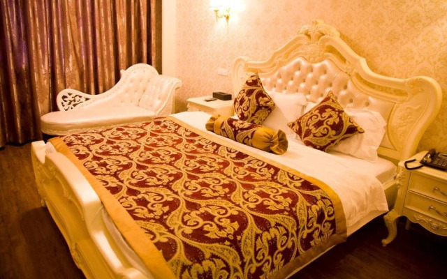 Oasis Hotel