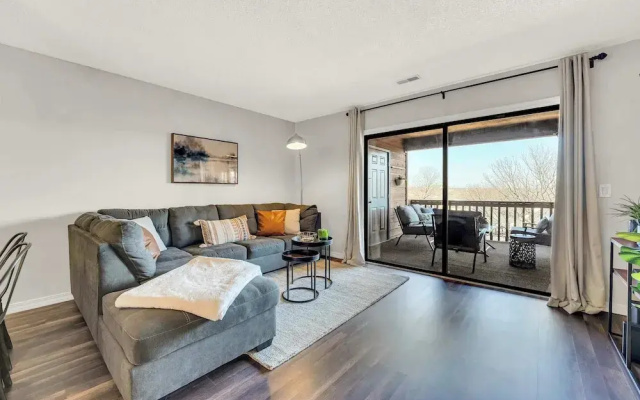 Bright Stylish Condo w/ Balcony