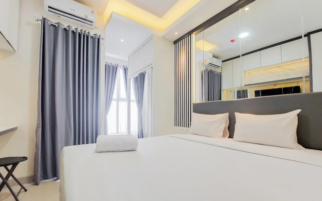 Homey And Nice Studio At Transpark Bintaro Apartment